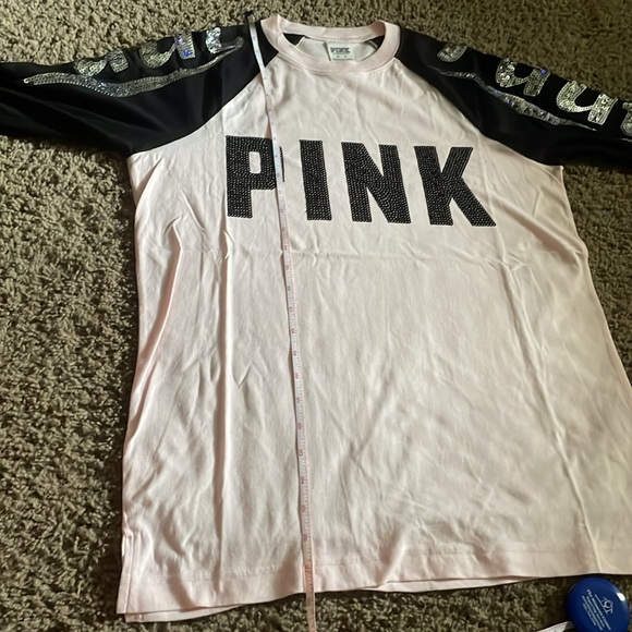 Ladies “PINK” long sleeve sequin accent top. Light pink w/black sleeves. Sz XS - Picture 7 of 9